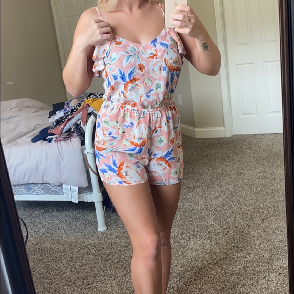 Super cute colorful romper!